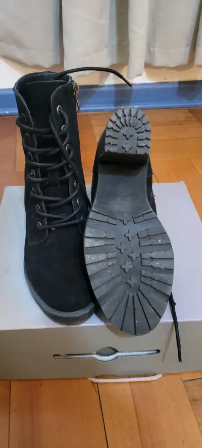 Botines negros de gamuza con taco grueso - miniatura 2