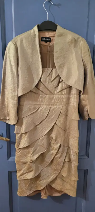 Vestido dorado con bolero Privilege talla 42 - miniatura 1