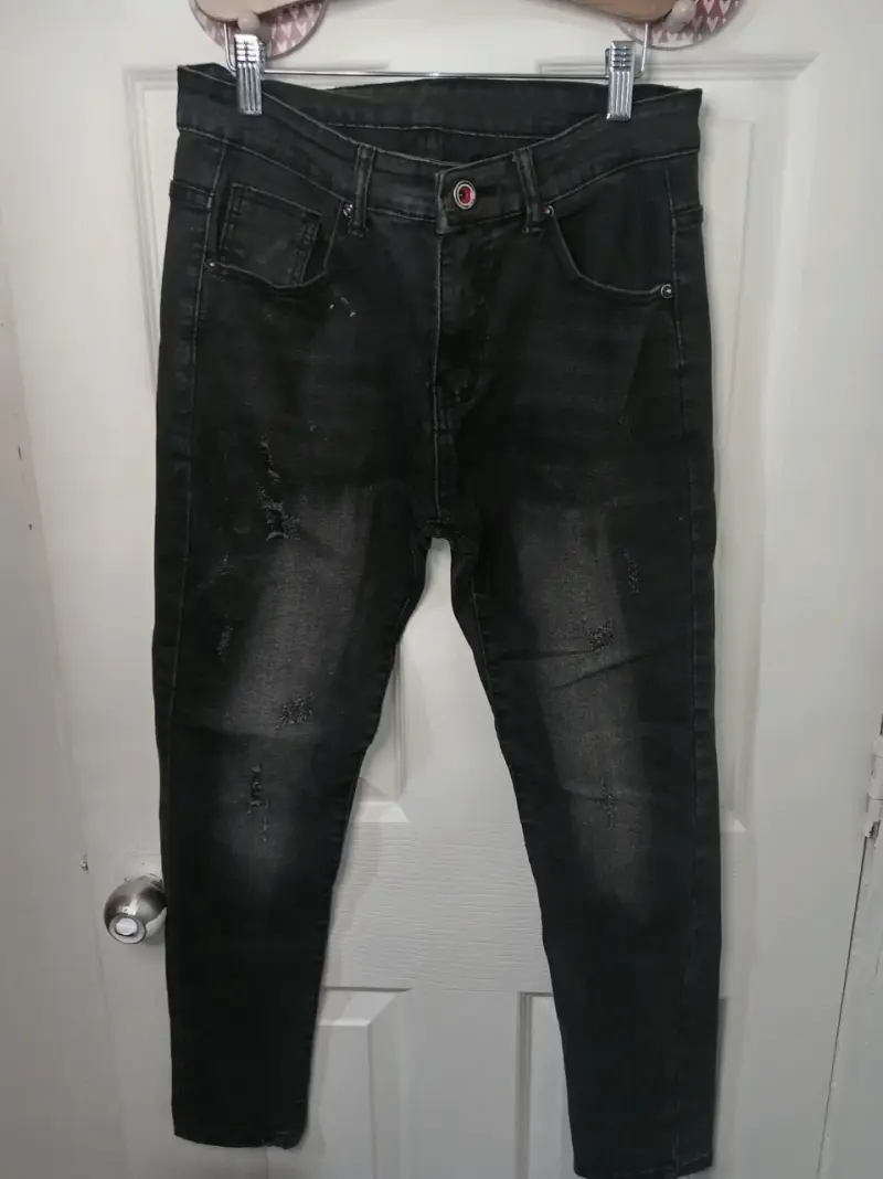 Jeans negros desgastados para hombre - 1
