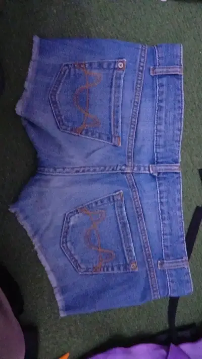 Shorts de mezclilla con detalles metálicos - miniatura 6