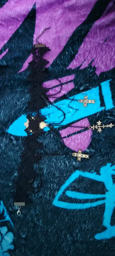 Collares negros - miniatura 4