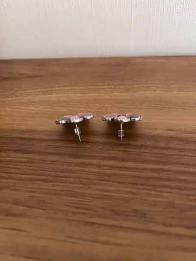Aros de flor rosada réplica estilo Hermione - miniatura 5