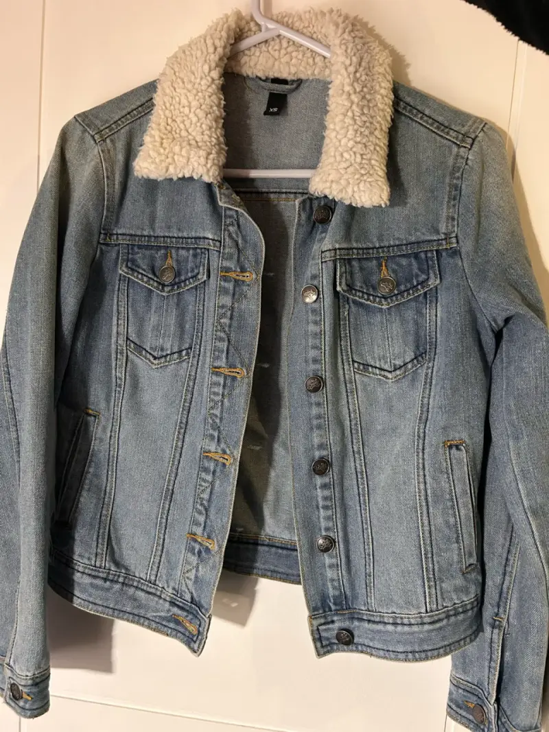 Chaqueta de mezclilla con cuello de chiporro xs - 1