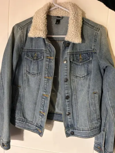Chaqueta de mezclilla con cuello de chiporro xs - miniatura 1