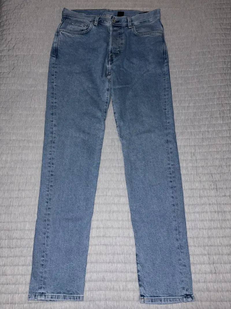 Jeans de mezclilla azul claro para hombre - 1