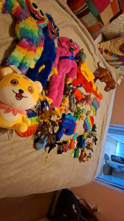 Lote de juguetes variados para niños - miniatura 2