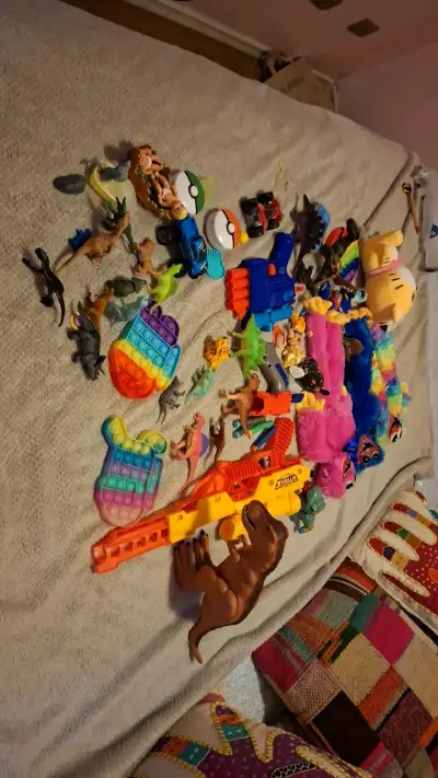 Lote de juguetes variados para niños - miniatura 4
