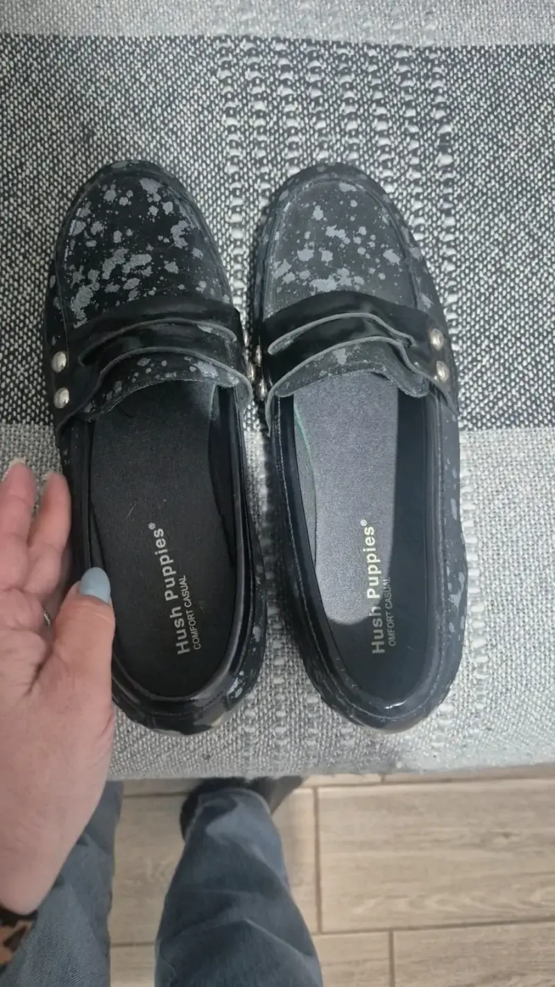 Zapatos negros Hush Puppies con diseño moteado - 2