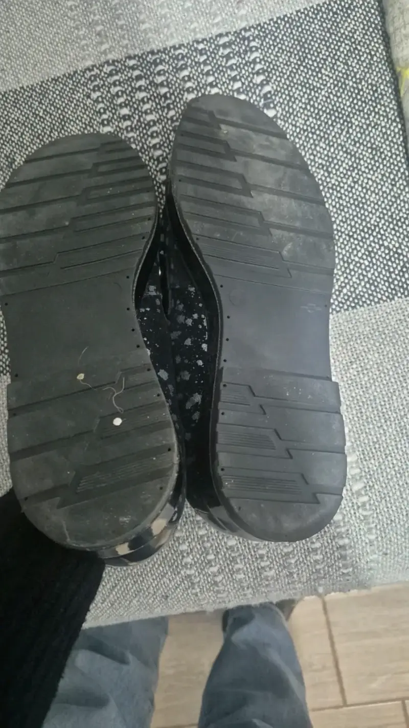 Zapatos negros Hush Puppies con diseño moteado - 3