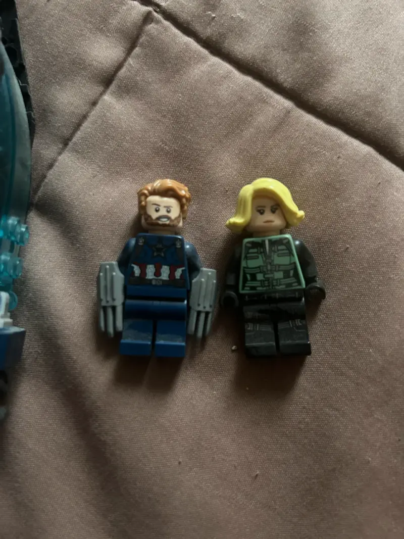 Set de figuras de acción tipo LEGO con nave - 2