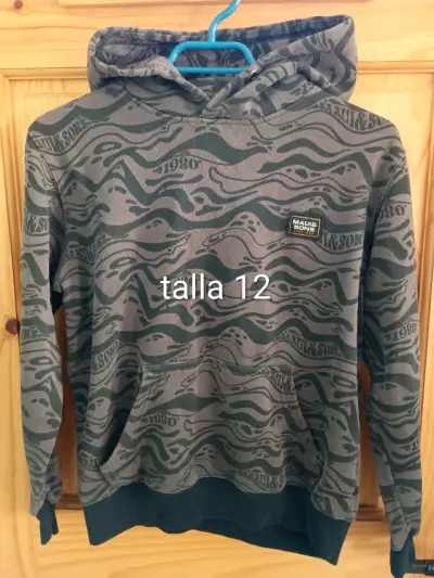 Conjunto de ropa para niño talla 12-14 - miniatura 4