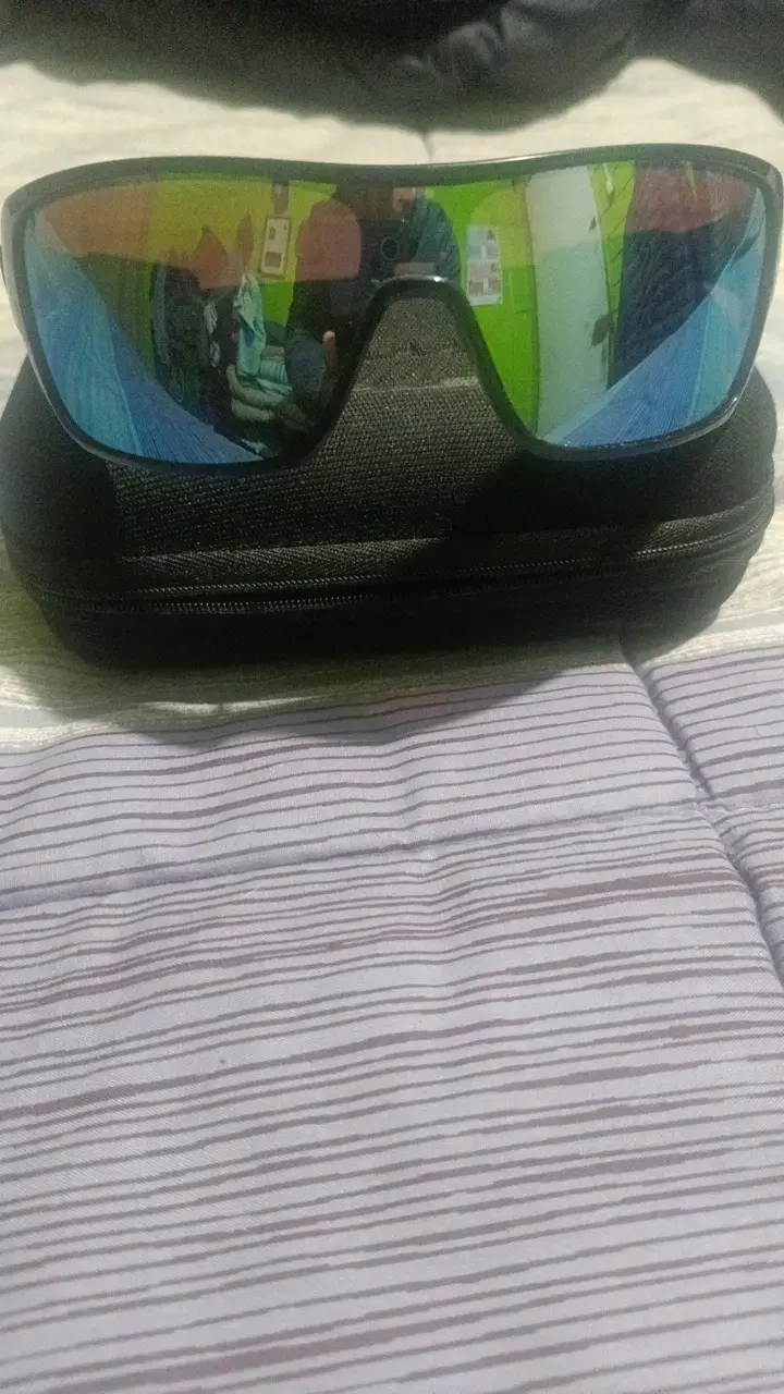 Gafas de Sol Deportivas Oakley con Estuche - 2