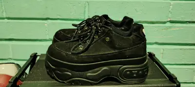 Zapatillas negras de plataforma - miniatura 1