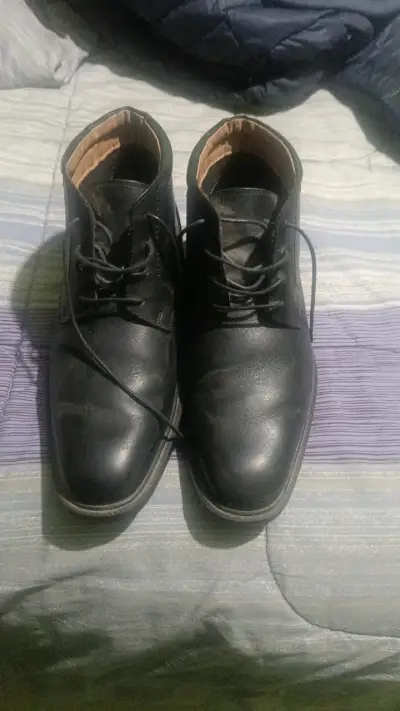 Botines de cuero negro para hombre en buen estado - miniatura 2