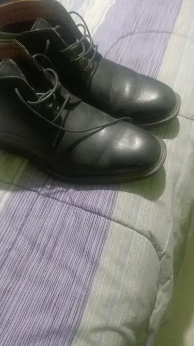 Botines de cuero negro para hombre en buen estado - miniatura 3
