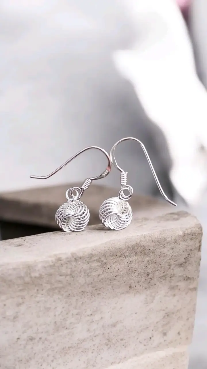 Aros colgantes nudo Elara Joyas