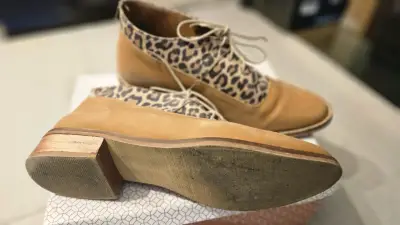 Botines de mujer con diseño animal print - miniatura 2