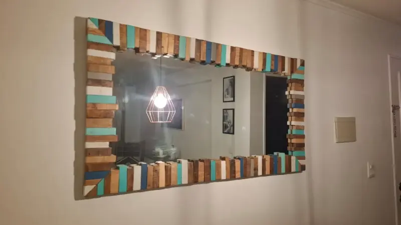 Espejo decorativo con marco de madera multicolor - 2