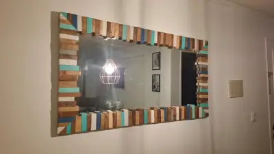 Espejo decorativo con marco de madera multicolor - miniatura 2