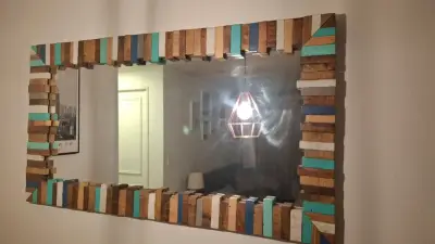 Espejo decorativo con marco de madera multicolor - miniatura 3