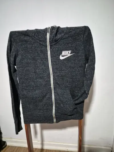 Polerón con capucha Nike gris oscuro - miniatura 1