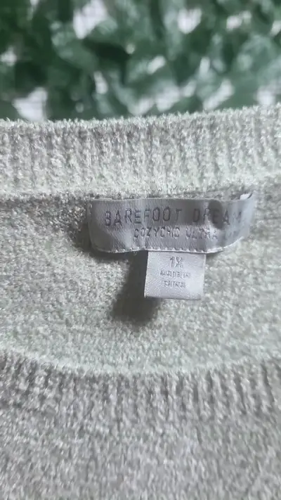 Suéter gris claro de punto para mujer - miniatura 5