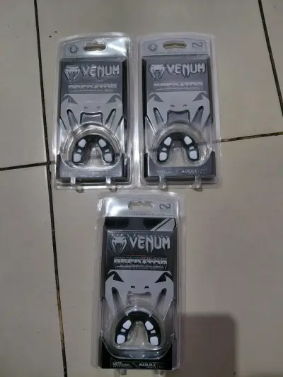 Protector bucal Venum Predator para adultos - miniatura 1
