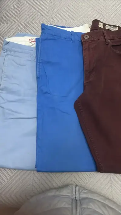 Lote de pantalones de hombre en varios colores - miniatura 1