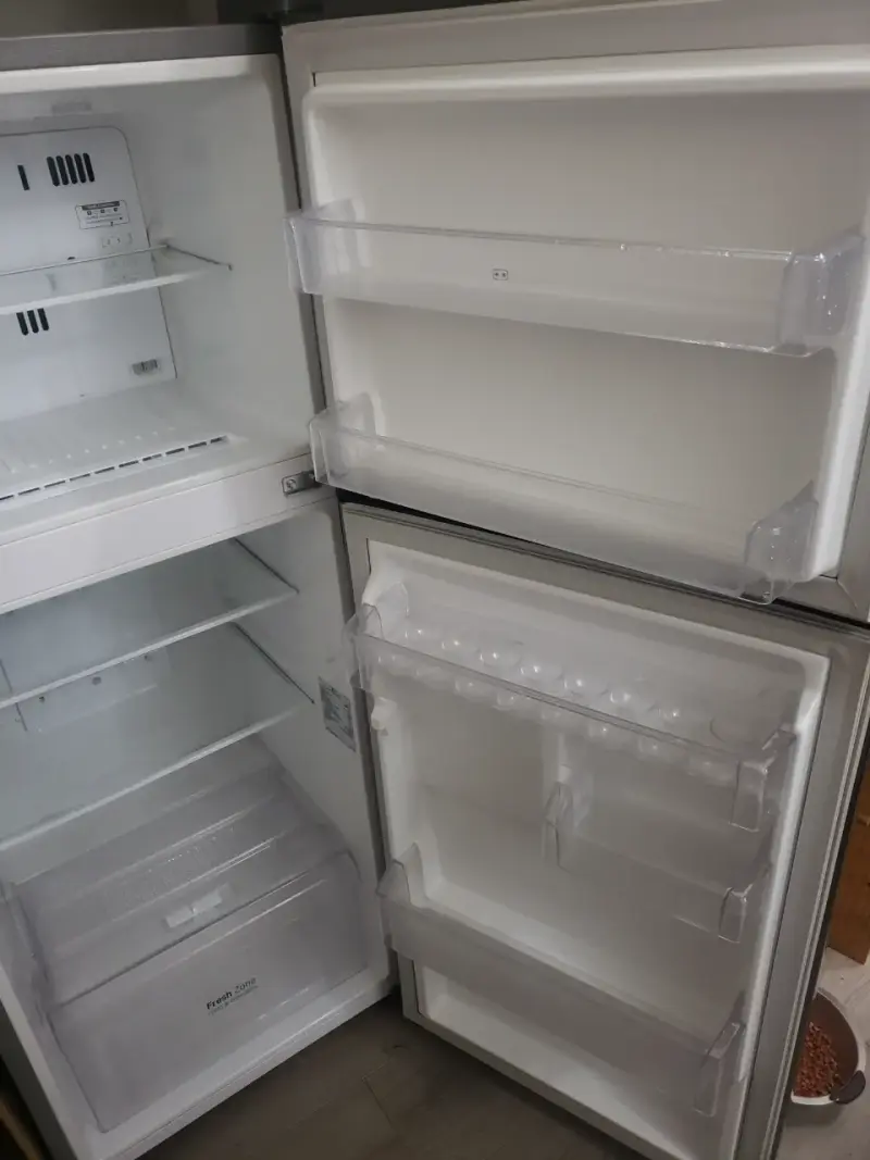 Refrigerador LG Inoxidable con Tecnología Inverter - 1