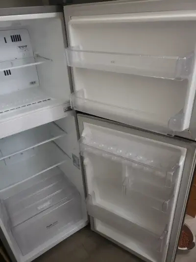 Refrigerador LG Inoxidable con Tecnología Inverter - miniatura 1