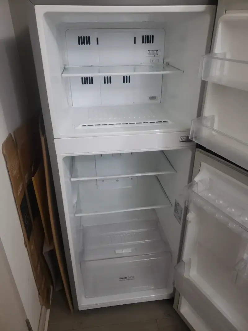 Refrigerador LG Inoxidable con Tecnología Inverter - 2
