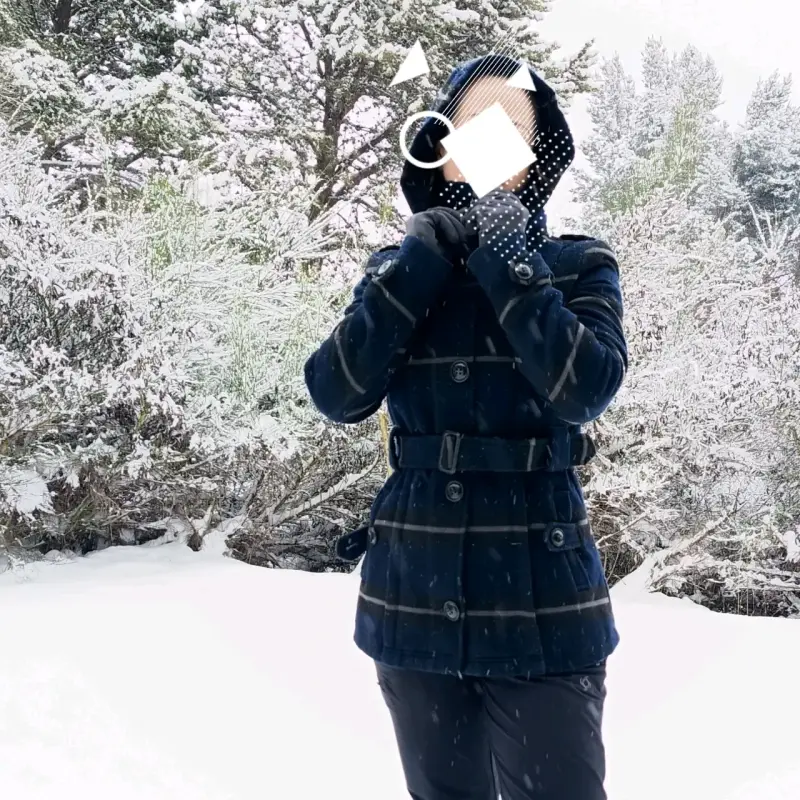 Abrigo de invierno azul con capucha para mujer - 5