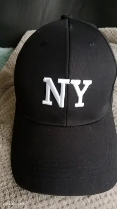 Gorra negra con logo NY ajustable - miniatura 1