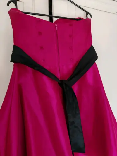 Vestido de fiesta fucsia con bordado floral - miniatura 6