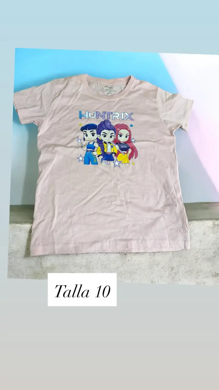 Polera infantil Huntrix talla 10