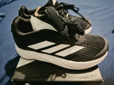 Zapatillas deportivas negras Adidas para niños - miniatura 1