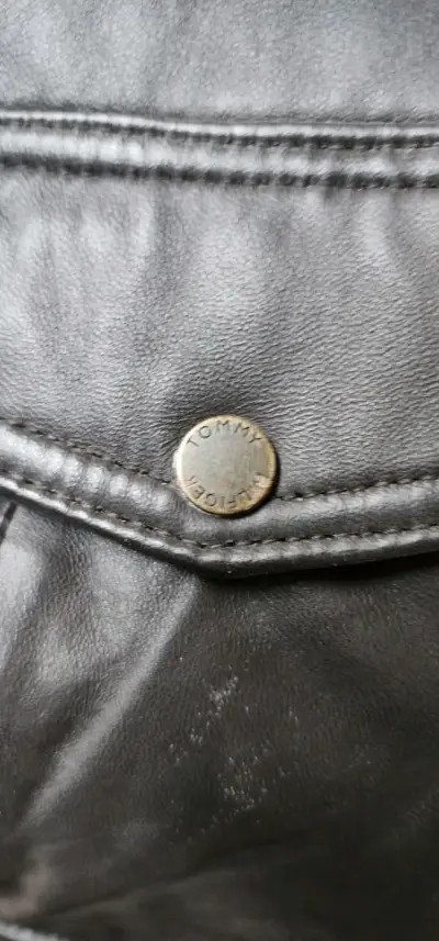 Chaqueta de cuero negra Tommy Hilfiger - miniatura 2