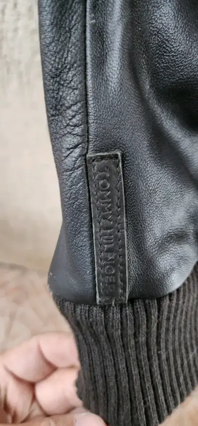 Chaqueta de cuero negra Tommy Hilfiger - miniatura 3