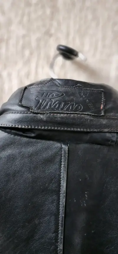 Chaqueta de cuero negra Úrsula - miniatura 3