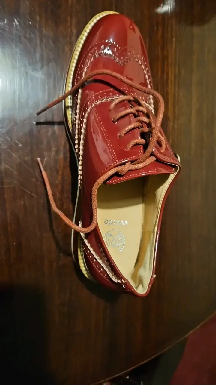 Zapatos Oxford de charol rojo para mujer - 1