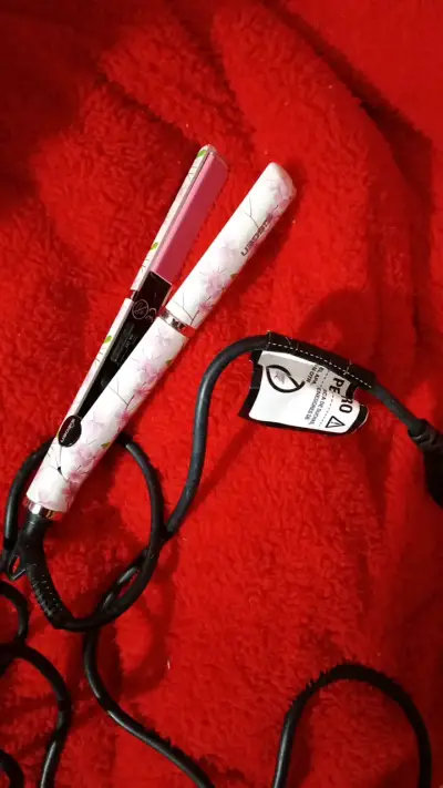 Plancha de pelo Kemei floral compacta - miniatura 3