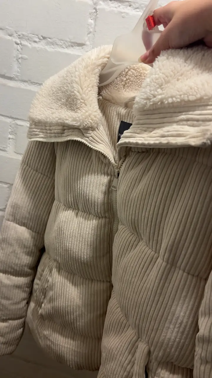 Chaqueta acolchada beige Primark con cuello alto - 2