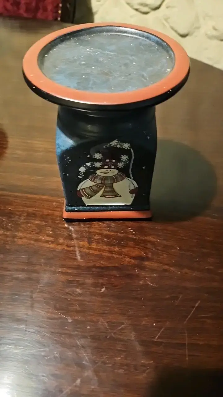 Portavelas decorativo de cerámica con diseño navideño - 1
