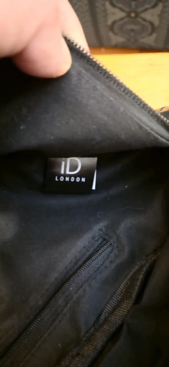 Banano negro de cuero sintético con diseño reptil - 5