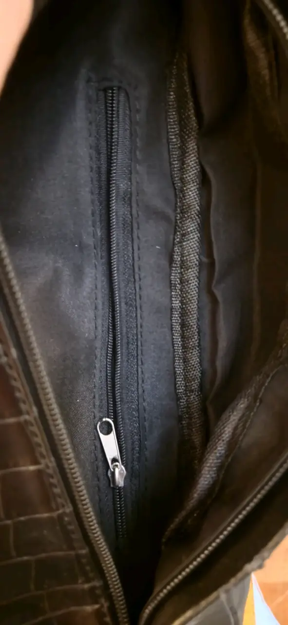 Banano negro de cuero sintético con diseño reptil - 6