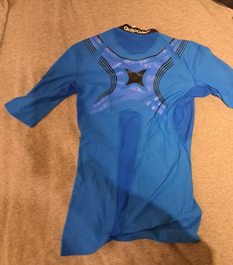 Poleras deportivas Adidas hombre en varios col - 4