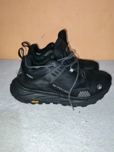 Zapatillas de trekking negras Upp Vulcano con suela Vibram - miniatura 1