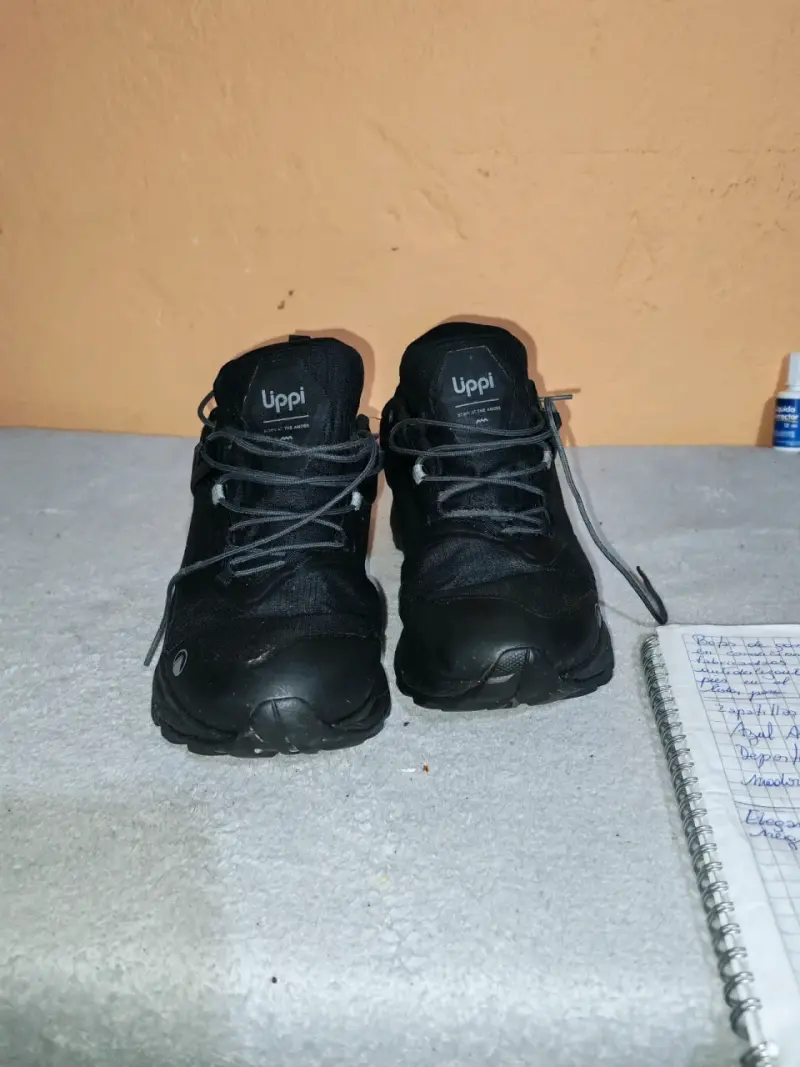 Zapatillas de trekking negras Upp Vulcano con suela Vibram - 2