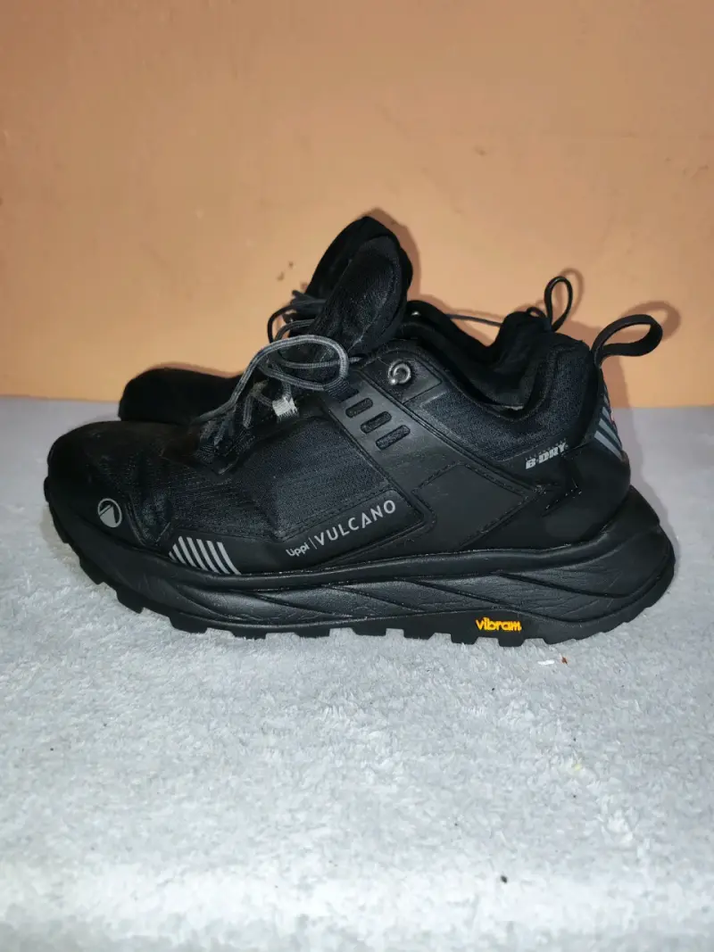 Zapatillas de trekking negras Upp Vulcano con suela Vibram - 3