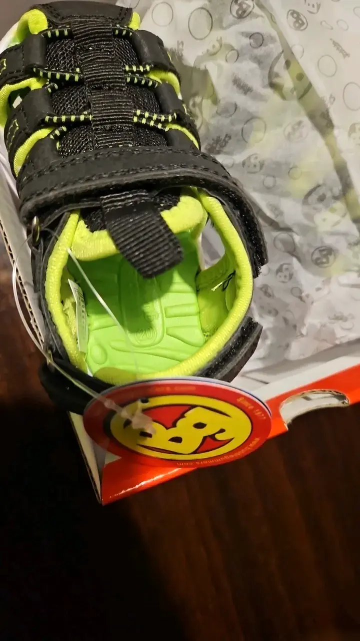 Sandalias deportivas para niños con diseño moderno - 2